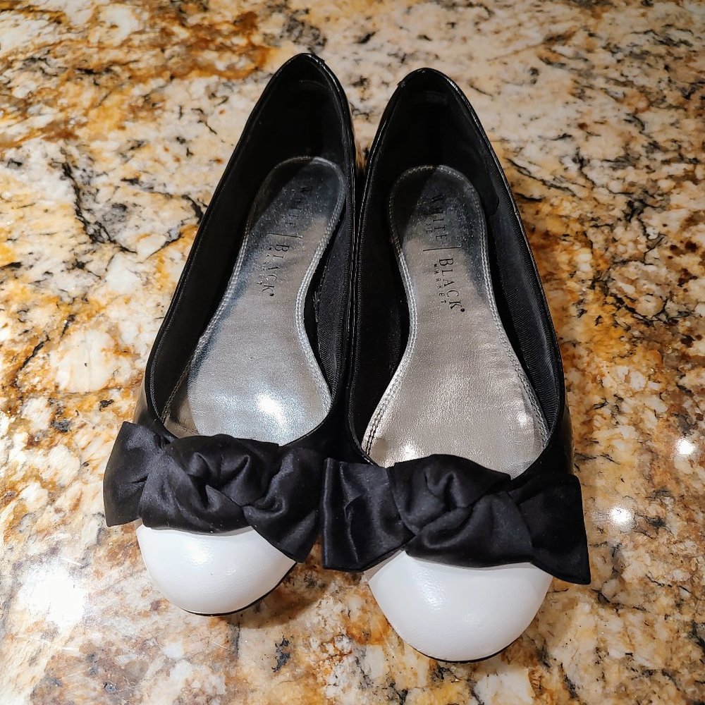 Women's White House Black Market patent blk/wht bow-tie flats,SZ 8M pre-owned